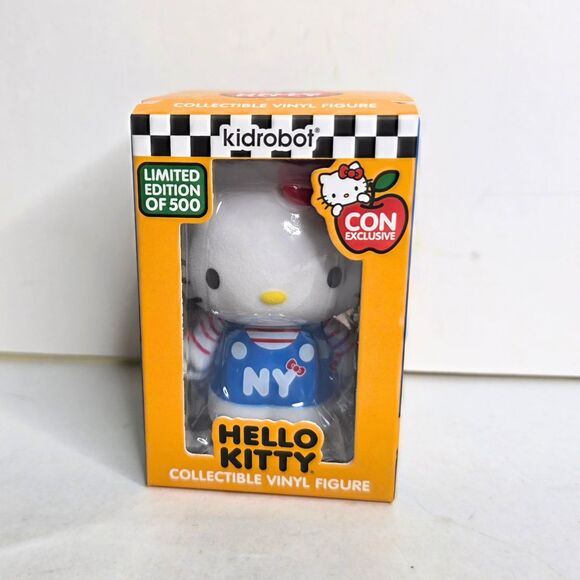 NYCC 2025 Exclusive KidRobot Helo Kitty Mini 3" Vinyl Figure LE500 - IN HAND - Picture 2 of 7